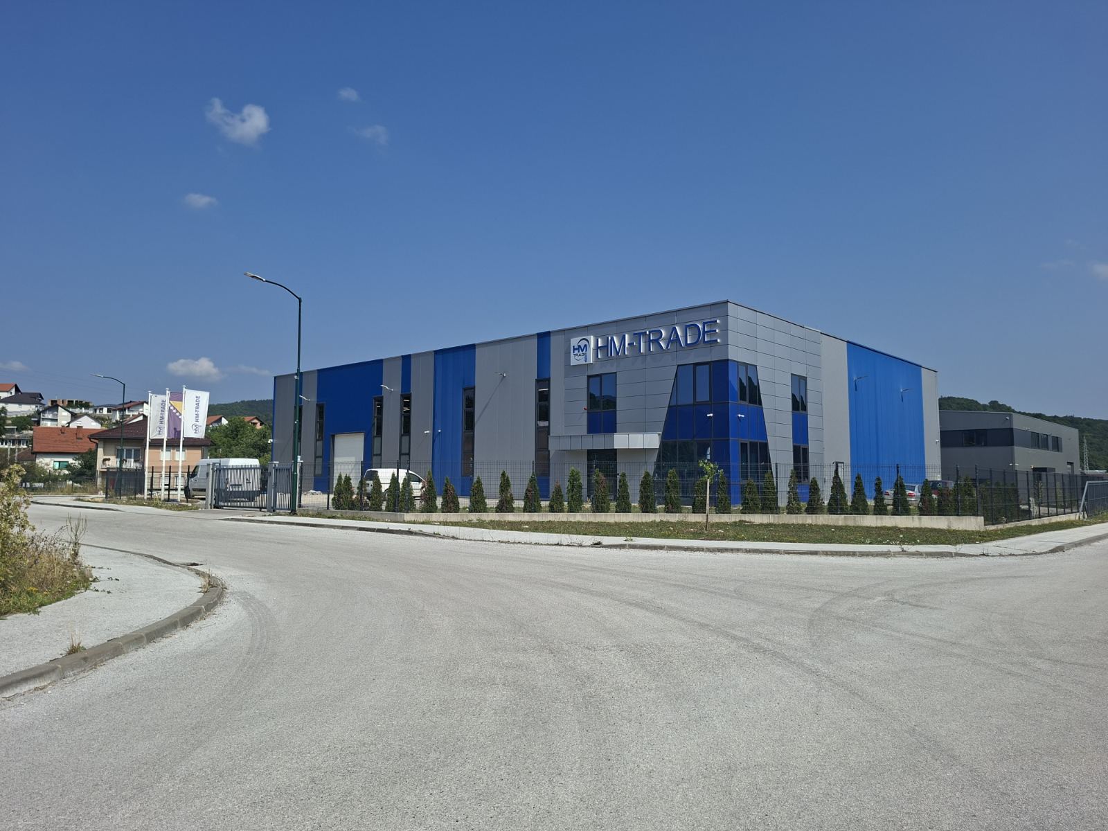 Poslovni objekat HM Trade d.o.o. u Hadžićima