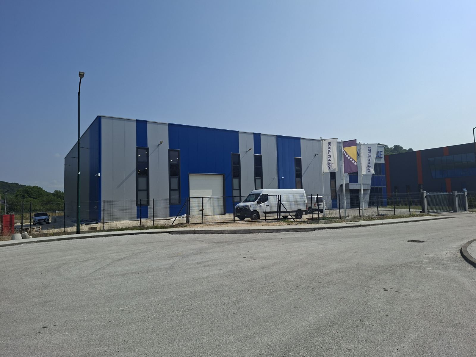 Magacinska hala HM Trade sa utovarnim vratima